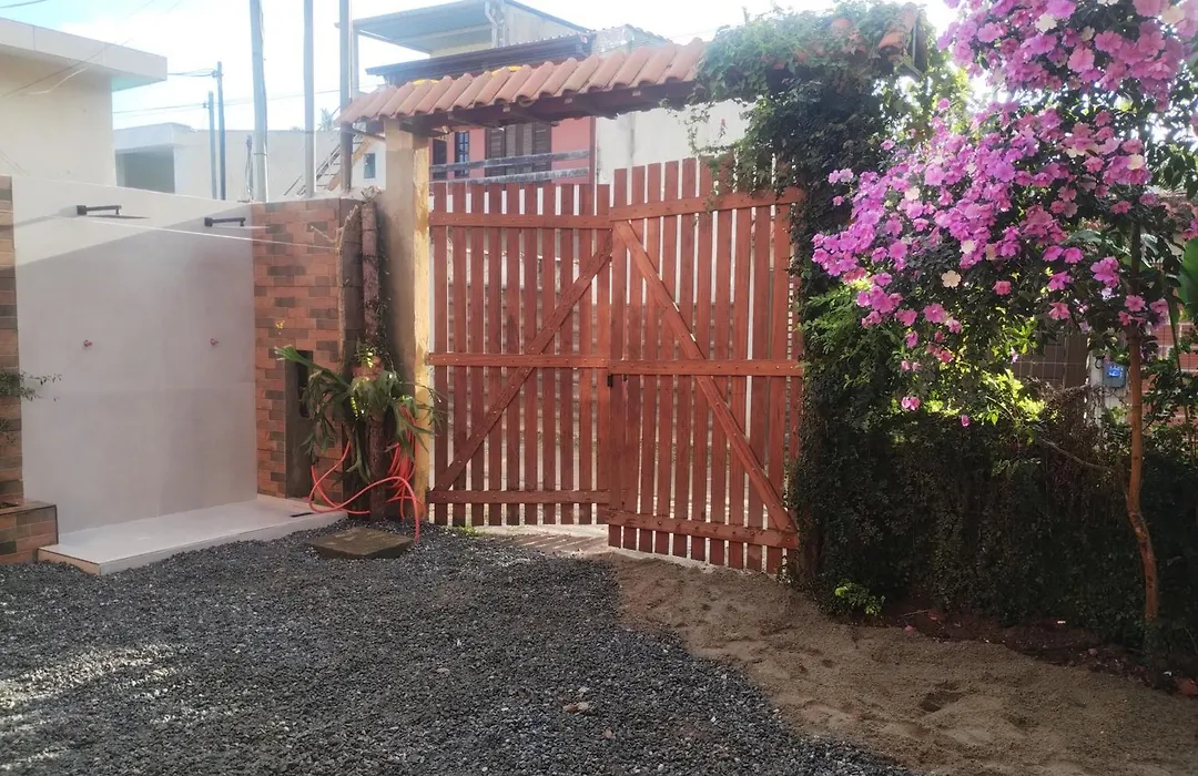 Casa amarela da Prainha de Mambucaba (10 pessoas)-1