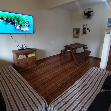 Casa amarela da Prainha de Mambucaba (10 pessoas)-3